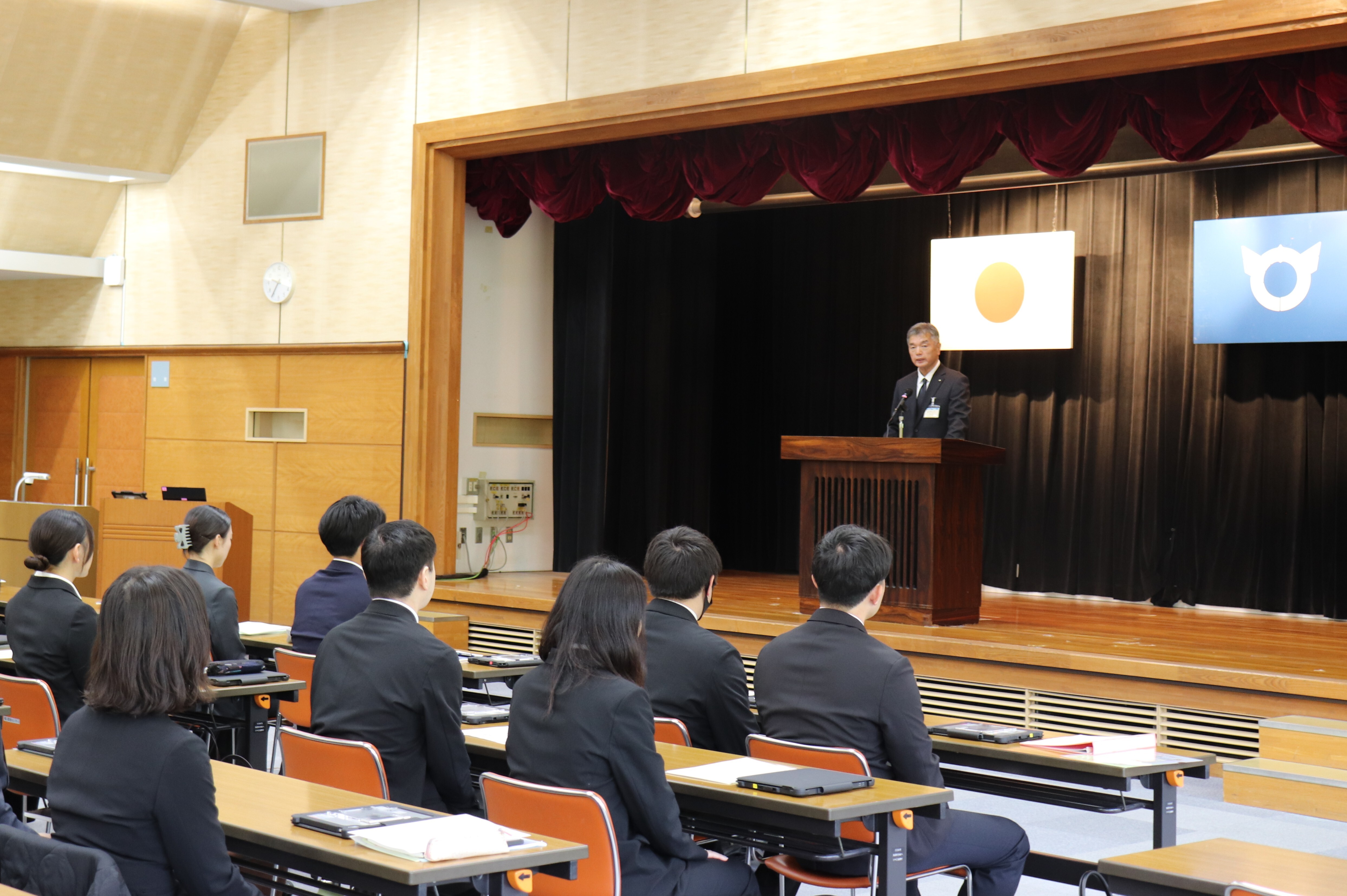 開講式での所長の挨拶