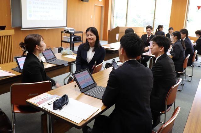 意見交流の場面